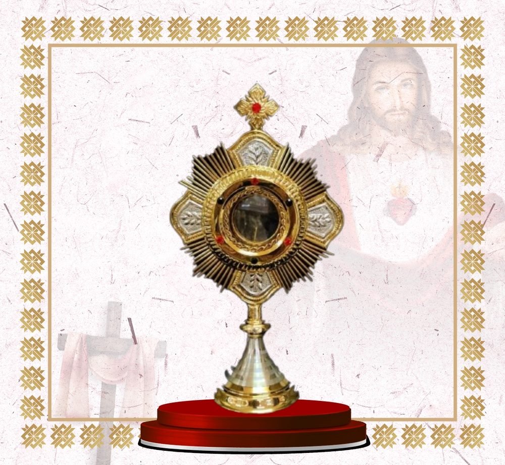 Gold Quatrefoil Monstrance with Silver Points
