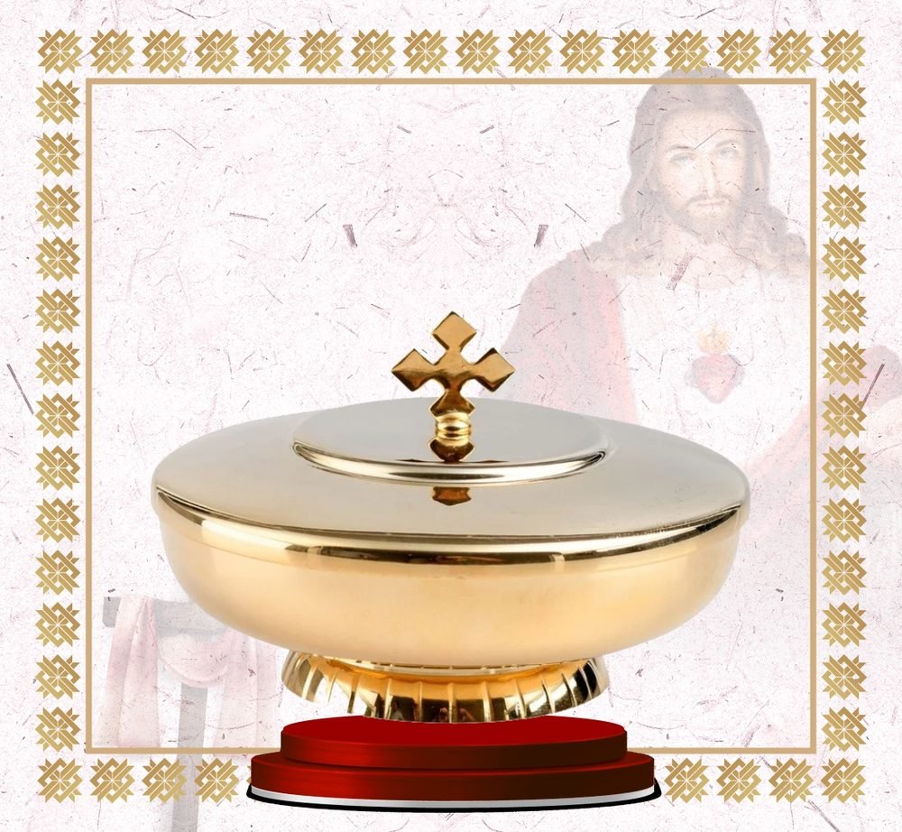 Low Gold Communion Ciborium with Lid